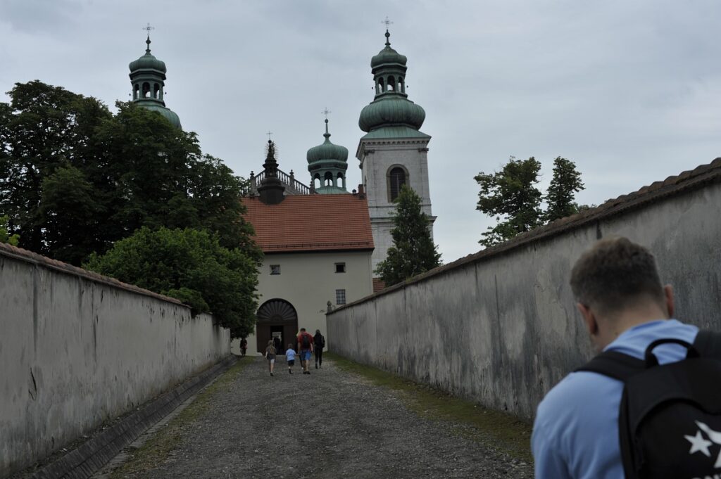 w drodze do klasztora kamedułów na Bielanach