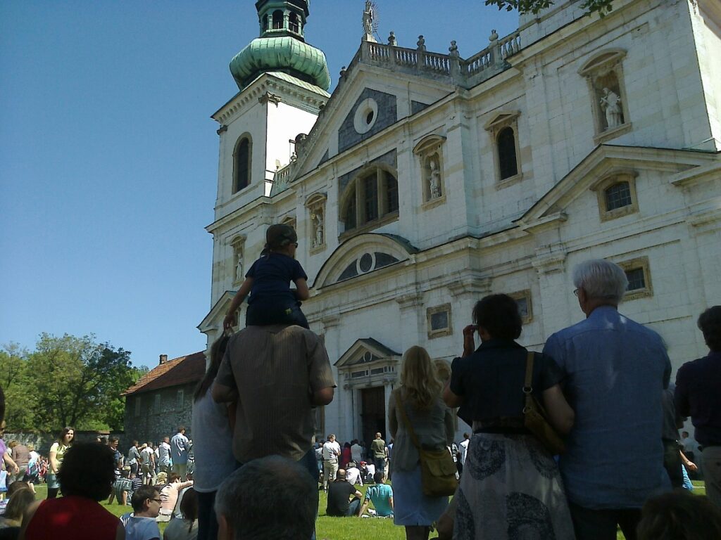 klasztor kamedulow i msza podczas odpustu w 2013 roku