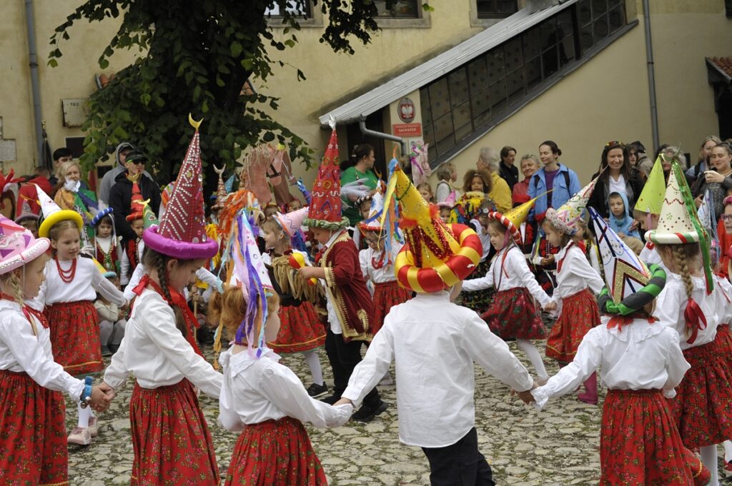 grupa przedszkolna - konkurs na najpiekniejszy dzieciecy orszak lajkonika